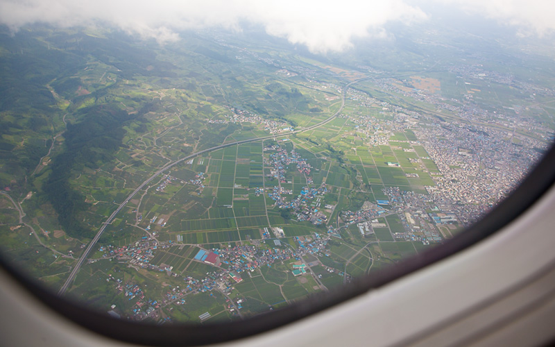 飛行機から青森を見る